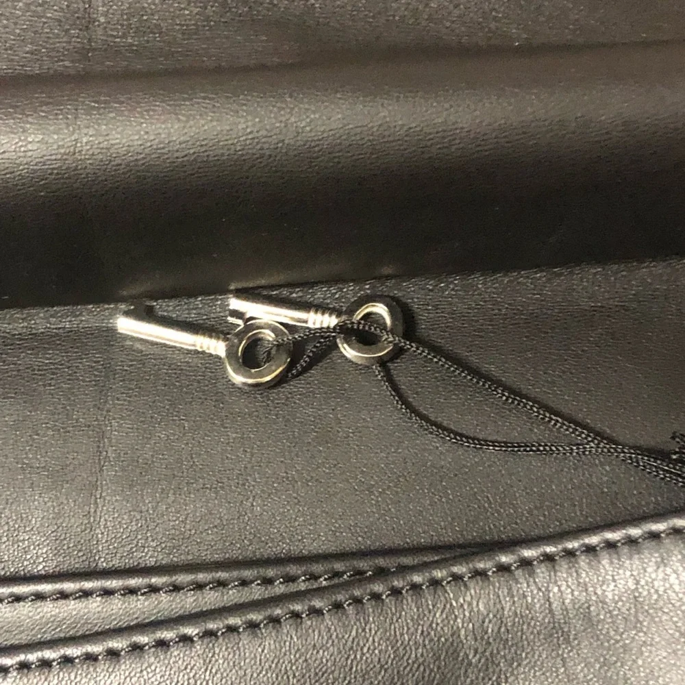 LEVENGER BREIF CASE NEW WITHOUT TAGS